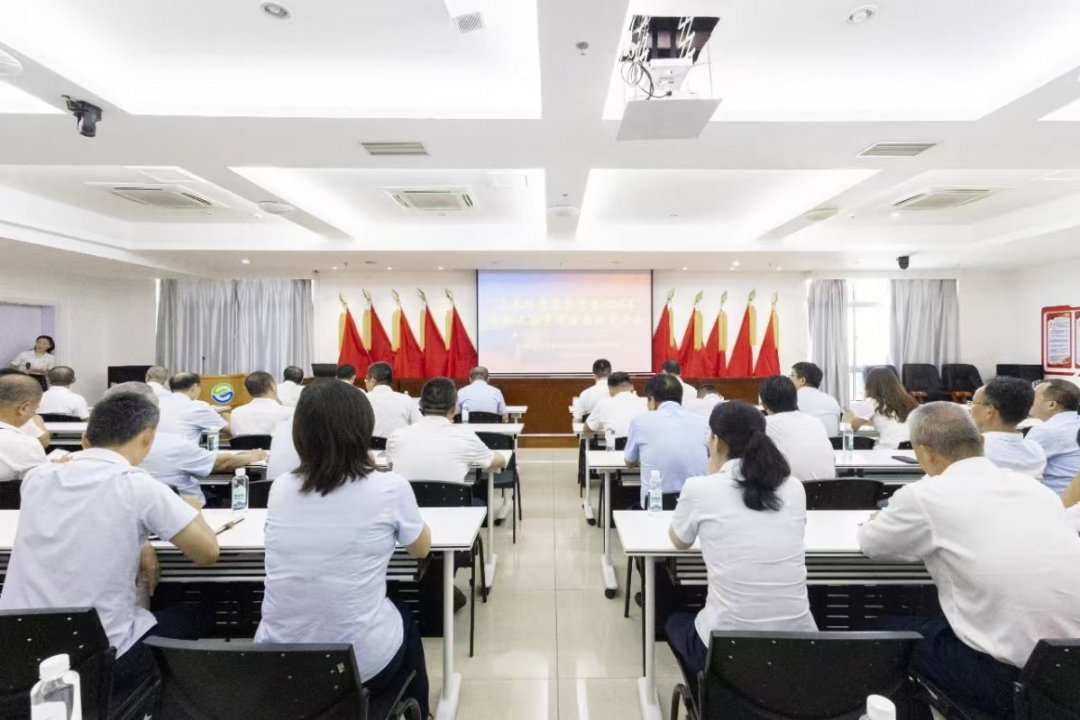 樹榜樣 爭先鋒丨三亞環(huán)農(nóng)集團(tuán)黨委召開表彰大會